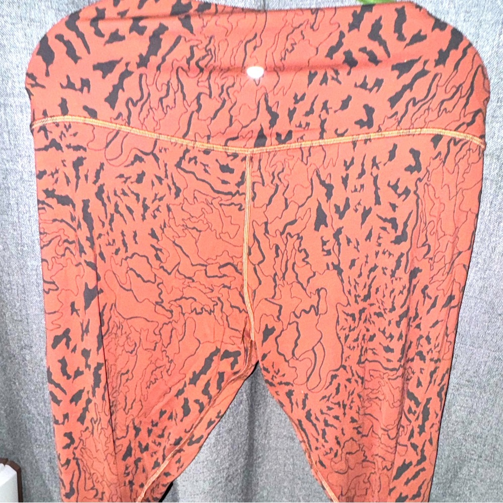 Lululemon leggings used gently no holes or tears. But all 3 or separate. Size 12